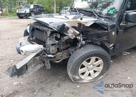 2013 Jeep Wrangler Unlimited Sahara z USA, uszkodzony, nr VIN 1C4BJWEG5DL661512